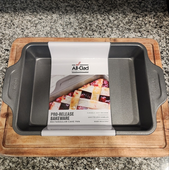 All-Clad Rectangular Cake Pan - Picture 1 of 4